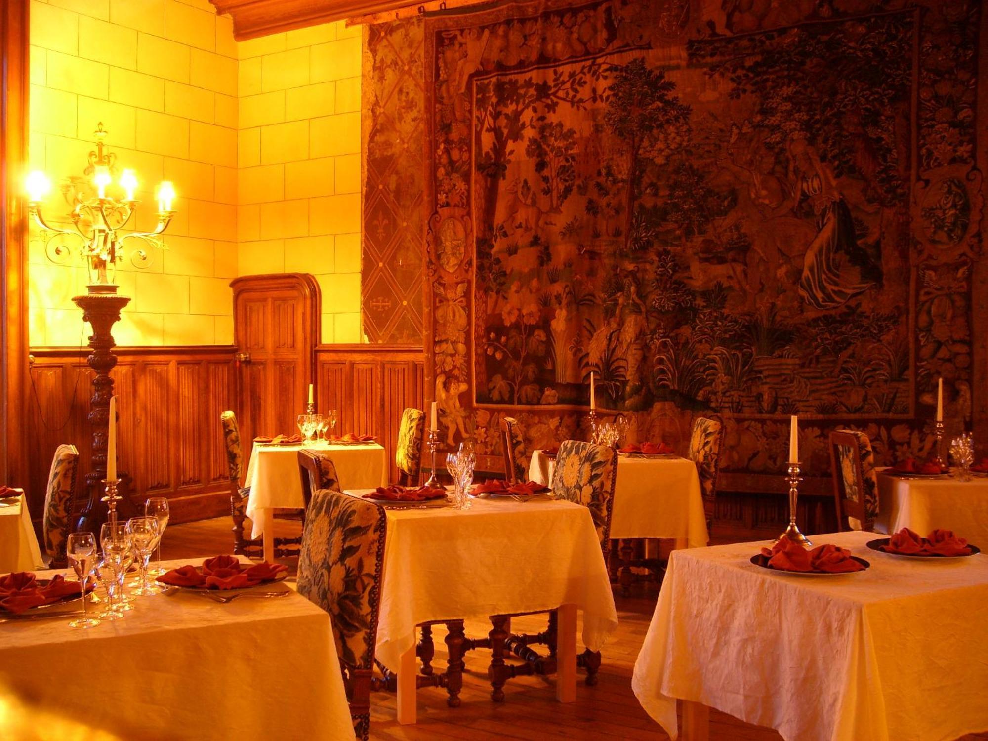 Chateau De Busset Eksteriør bilde